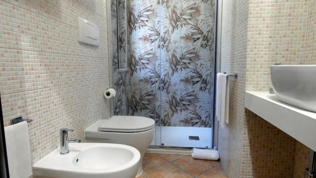Hotel Piscina La Suite Prossedi Eksteriør bilde