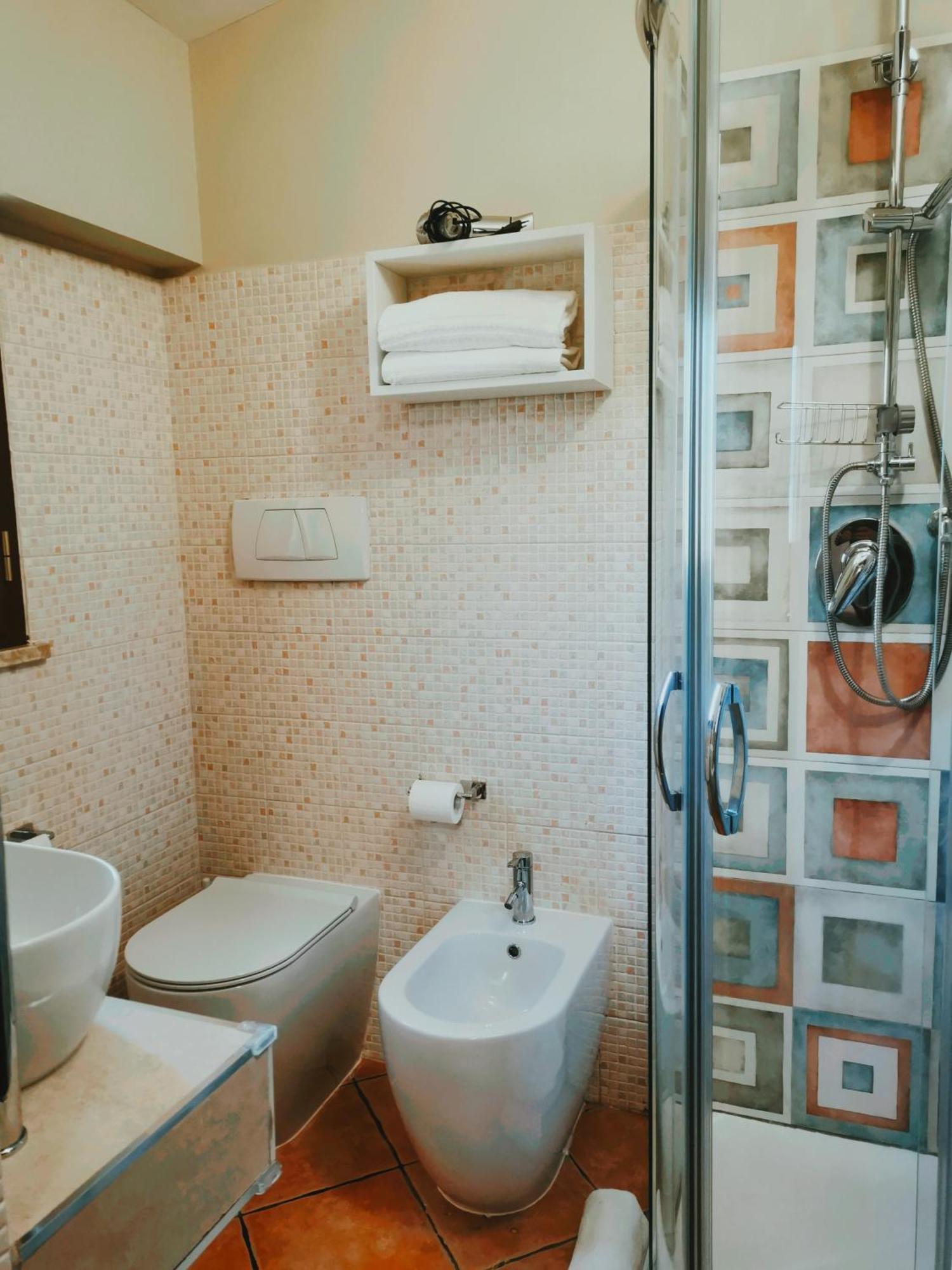 Hotel Piscina La Suite Prossedi Eksteriør bilde